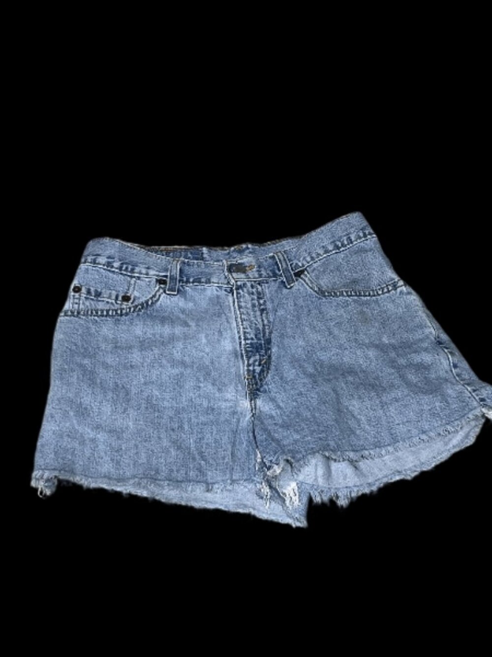 Vintage Levi’s 555 guy’s fit denim cutoff shorts in a size 6 regular, featuring